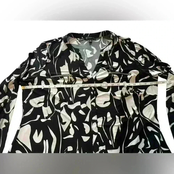 INC International Concepts Black and White Abstract V-Neck Blouse Women’s 2X - Picture 8 of 11